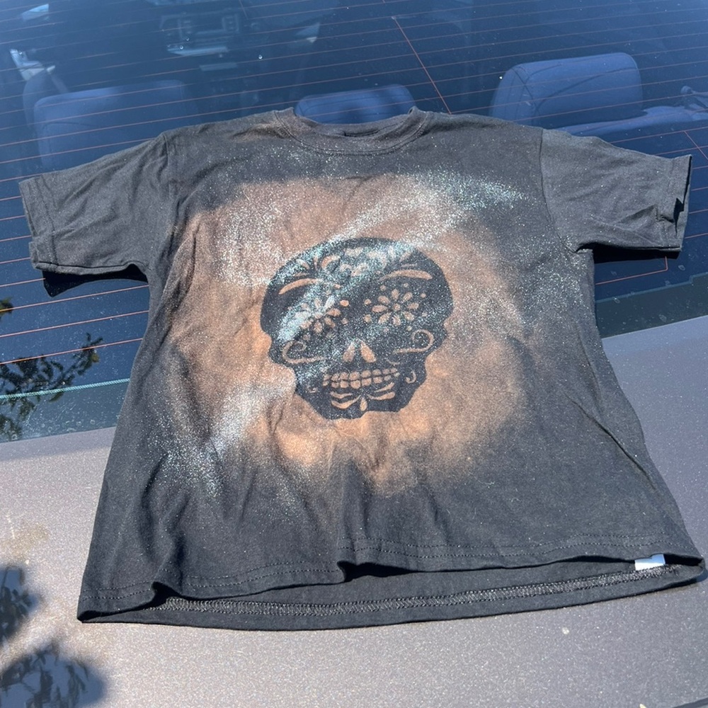 Large Black spray painted copper gold sugar skull baby doll T-shirt